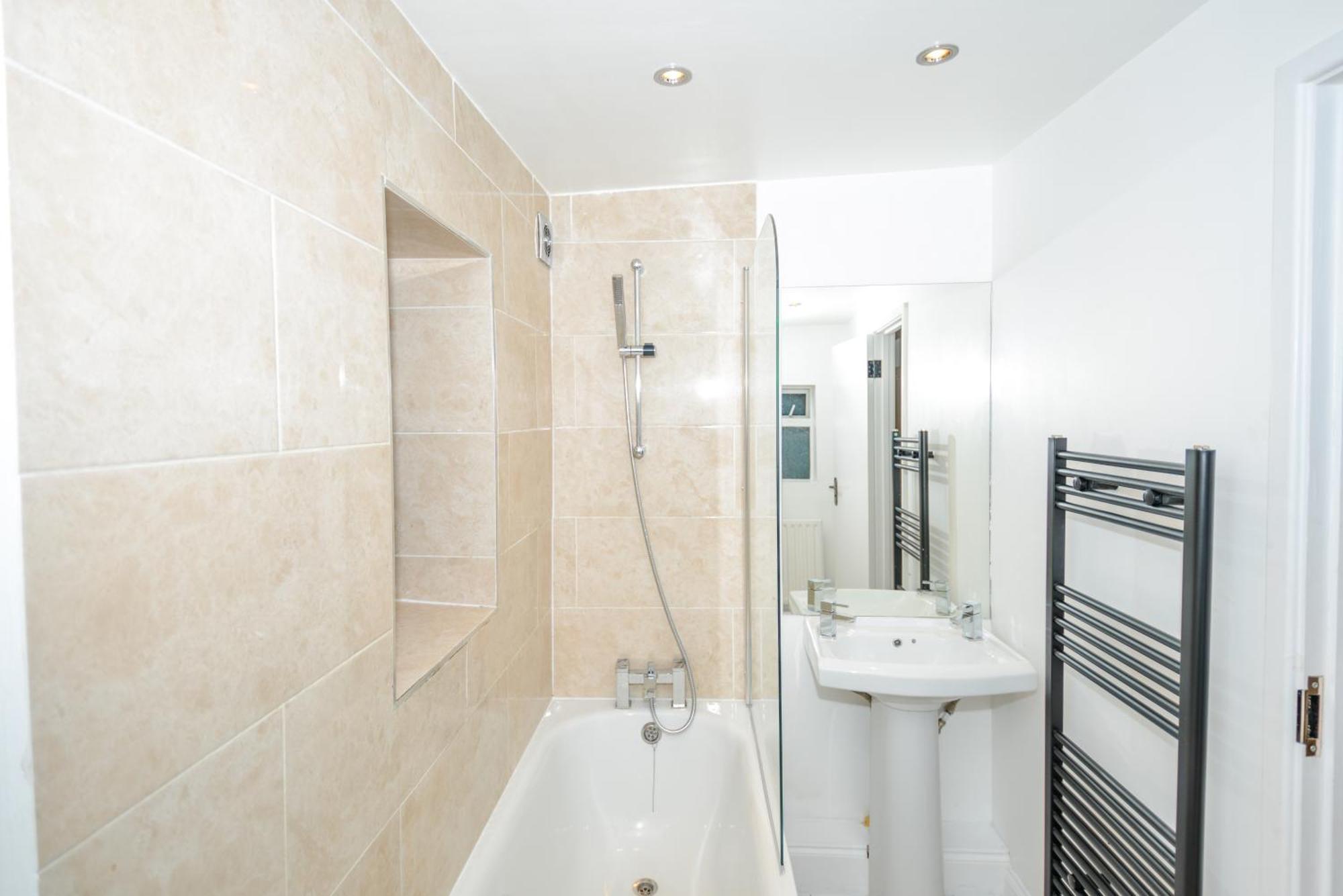 Cosy 1 Bedroom Home For Small Families Londen Buitenkant foto