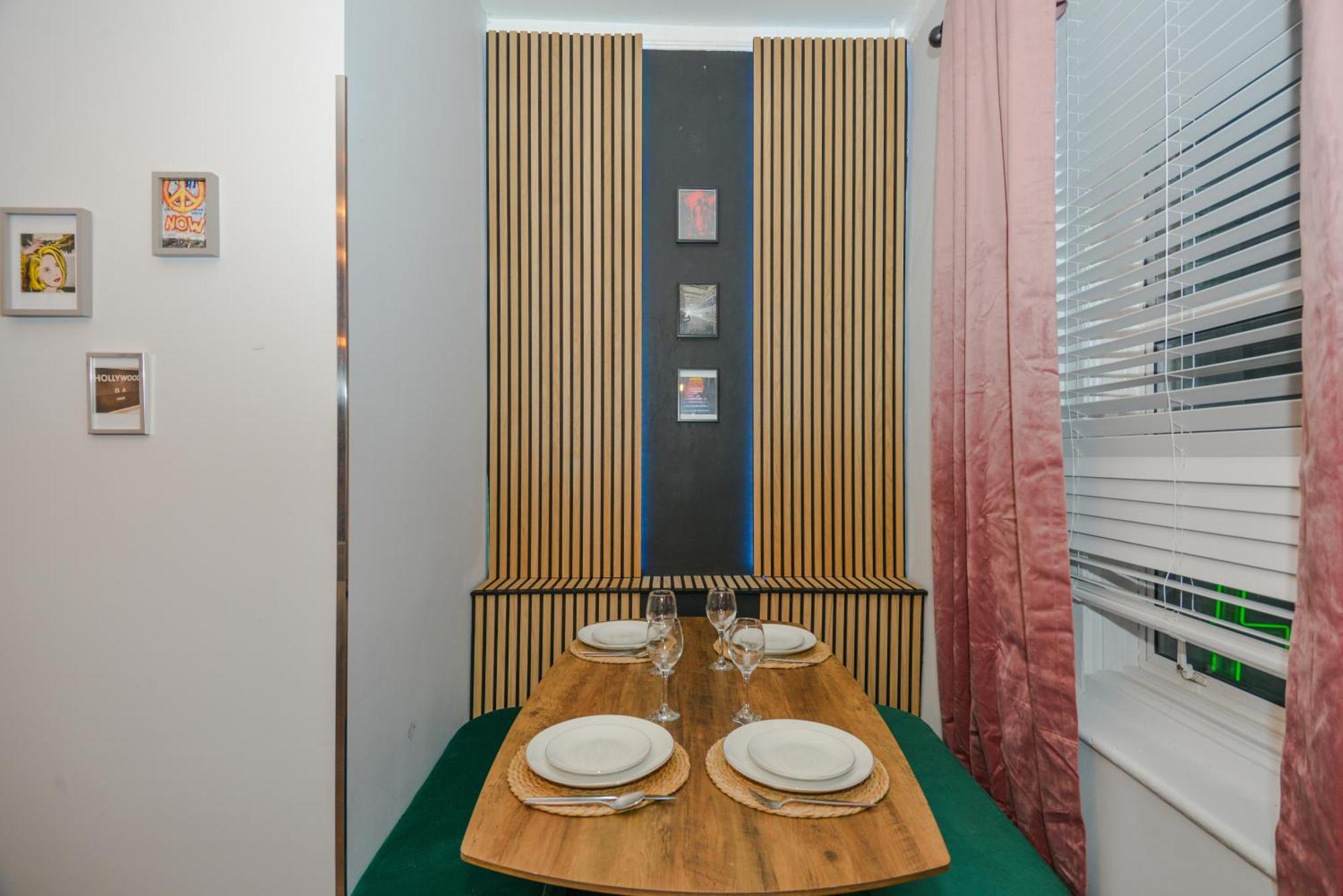 Cosy 1 Bedroom Home For Small Families Londen Buitenkant foto